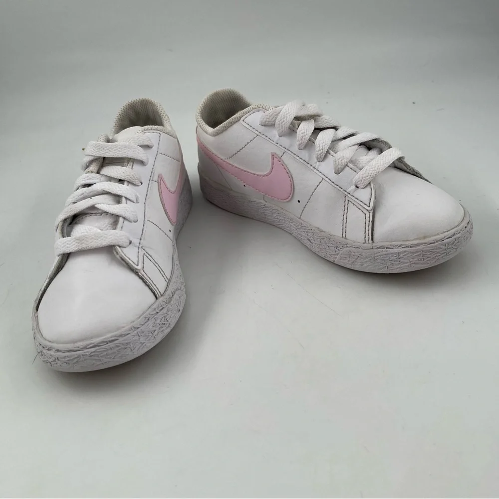 Nike Girls Blazer Low-SZ 12 C-White Pink Swoosh Lace-Up Leather Athletic Sneaker
